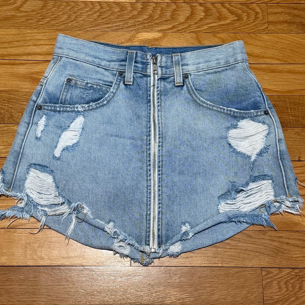 Carmar LA | Women's Distressed Zip-Front Denim High Rise Mini Skirt Y2K Size 26